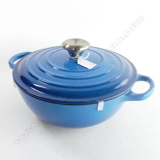 BLUE LE CREUSET CAST IRON 'MARMITE' LIDDED CASSEROLE used 240mm dia / 3.1L