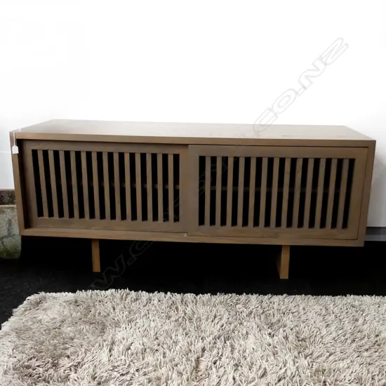 CONTEMPORARY CONSOLE/SIDEBOARD 1600 X 490 X 700mm