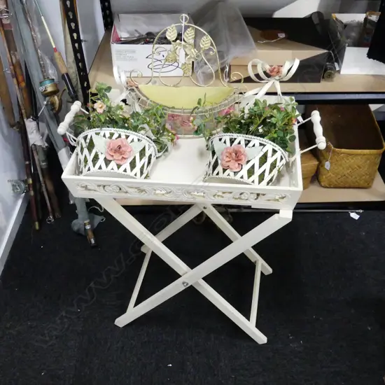 WHITE PAINTED FOLDING TRAY TABLE + 3 FLORAL WALL BASKETS (PR + OTHER)