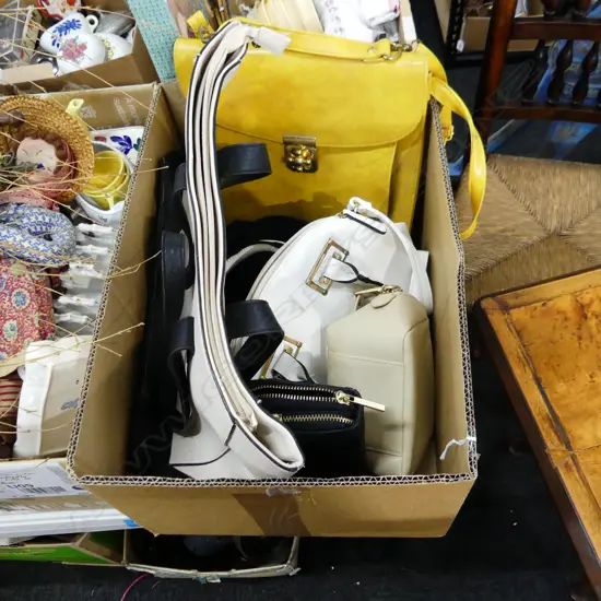 6 ASST LADIES HAND BAGS & PURSES