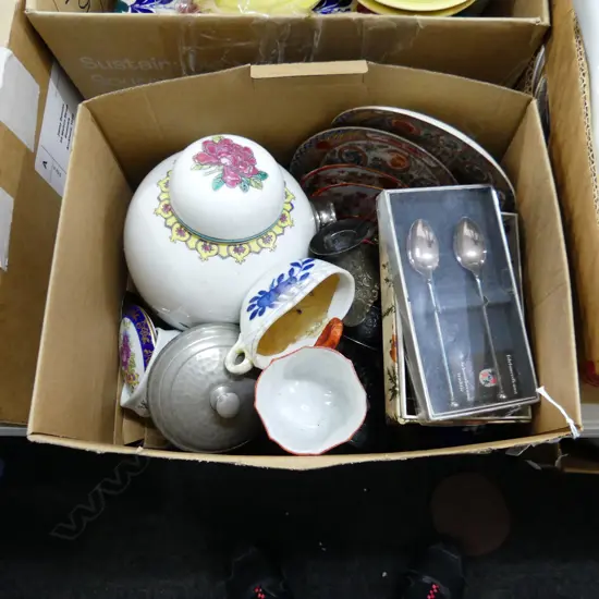 BOX LOT 2 LIDDED GINGER JARS, ASST. EP & CERAMICS ETC