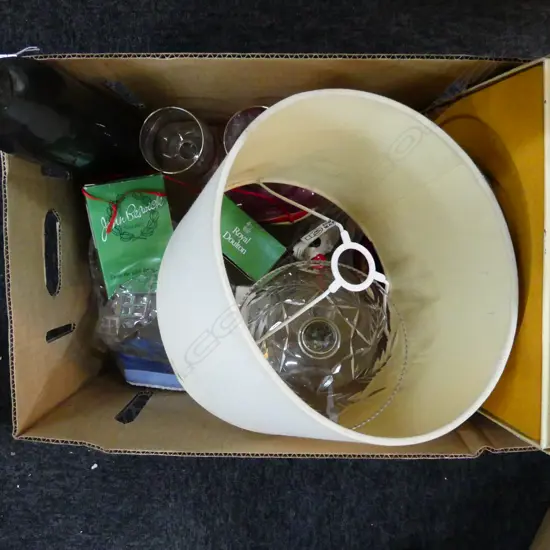 BOX LOT ASST. CHINA INCL. ROYAL DOULTON OLD BALLOON SELLER PLATE BOXED 255mm dia, CRYSTAL, SHELL BOTTLE H.365mm ETC