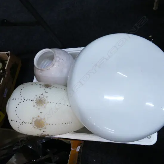 BOX LOT ASST. VINTAGE GLASS LIGHT SHADE FITTINGS