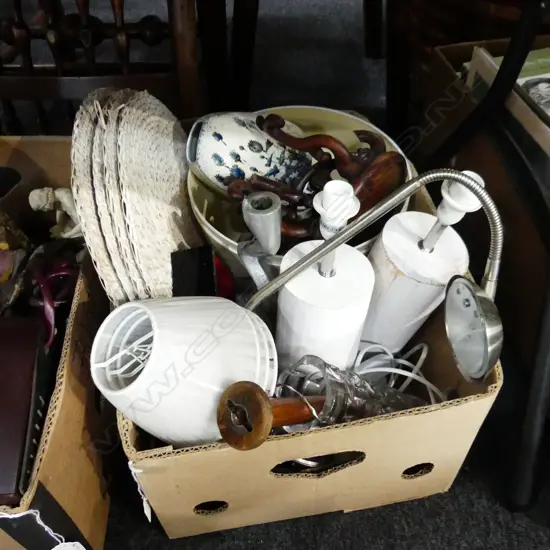 BOX LOT PR LAMPS, VASES ETC