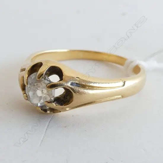 18CT GOLD DIAMOND SOLITAIRE RING 7.2 GRAMS OLD CUT DIAMOND APPROX 0.50CT