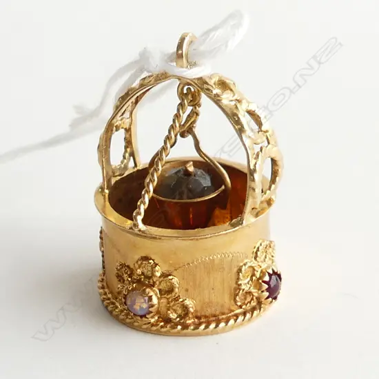 18CT GOLD WISHING WELL CHARM 8gm. w basket. Set w rubies &opals