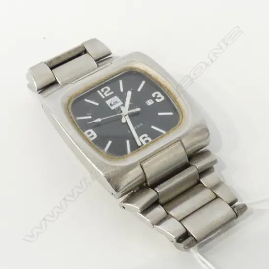 QUICKSILVER GENTS WATCH SHOWING WARE NOT WORKING