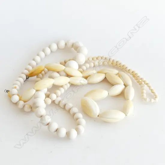 2 OLD BEADED IVORY NECKLACES L.580mm (clasp broken) & 1060mm