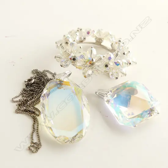 VIENNA CRYSTAL JEWELLERY; BROOCH, PENDANT & PENDANT WITH CHAIN 