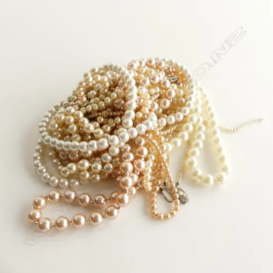 BAG ASST VINTAGE FAUX PEARL NECKLACES 