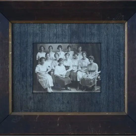 UNKNOWN NZ PHOTOGRAPHER, MRS EDWARD'S CLASS c.1890, PHOTOGRAPH, 300mm x 350mm