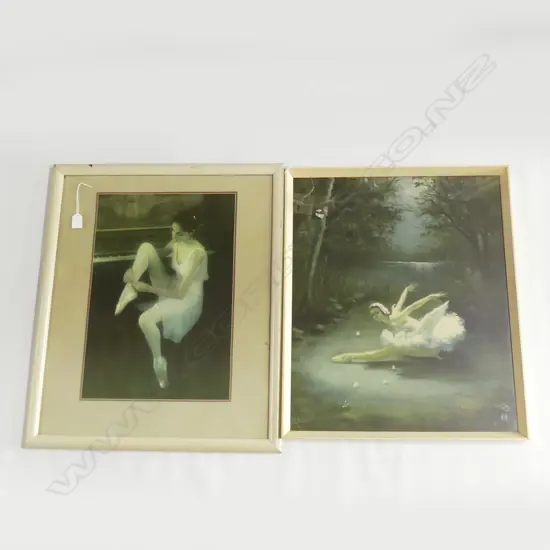 2 LG BALLET PRINTS; CARLOTTA EDWARDS ALICIA MARKOVA IN 'LE CYGNE' FRAME AF 590x490mm + YOUNG BALLERINA PRINT
