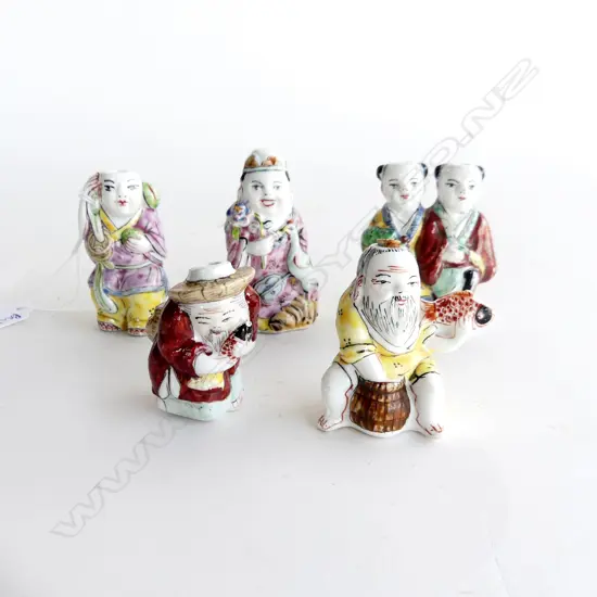 5 CHINESE PORCELAIN CHARACTER SNUFF BOTTLES H.65mm