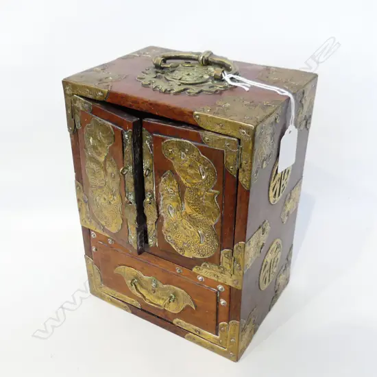CHINESE JEWELLERY BOX 170x125x230mm