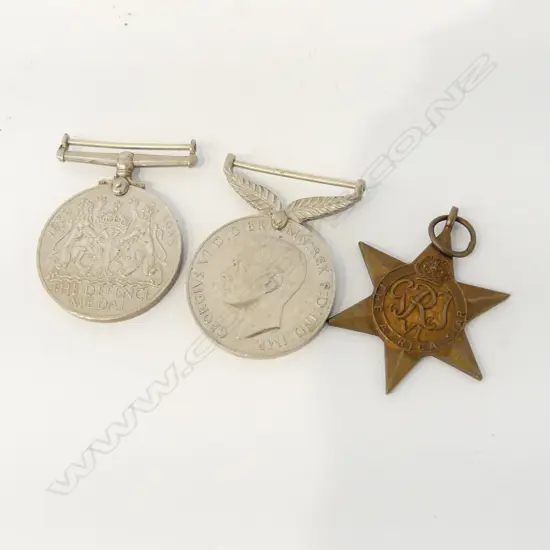 2 WW2 MEDALS, SERVICE & DEFENCE + BRONZE AFRICA STAR MEDAL