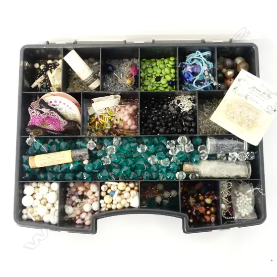 CONTAINER OF ASST. BEADS