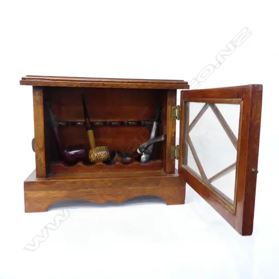 VINTAGE OAK BOX w. 4 SMOKING PIPES W.295mm