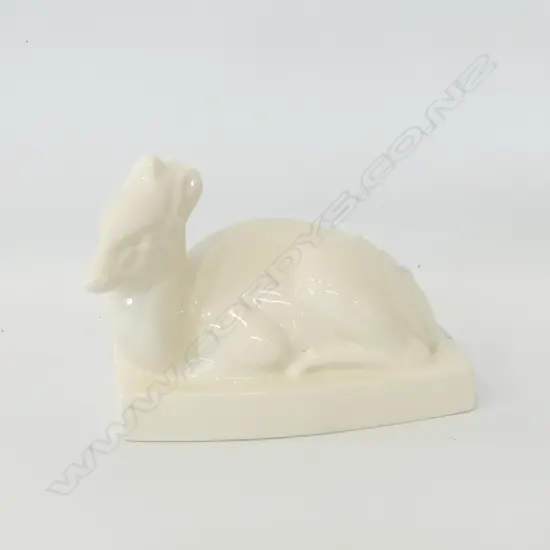 WEDGWOOD SEATED DUIKER BY JOHN SKEAPING c.1960 L.175mm