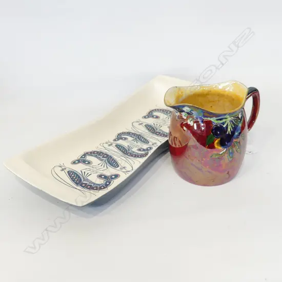 POOLE DISH WITH GRIMWADES JUG L 390 MM