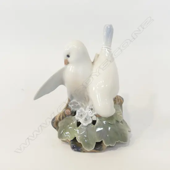 ROYAL COPENHAGEN PR OF DOVES H.140mm