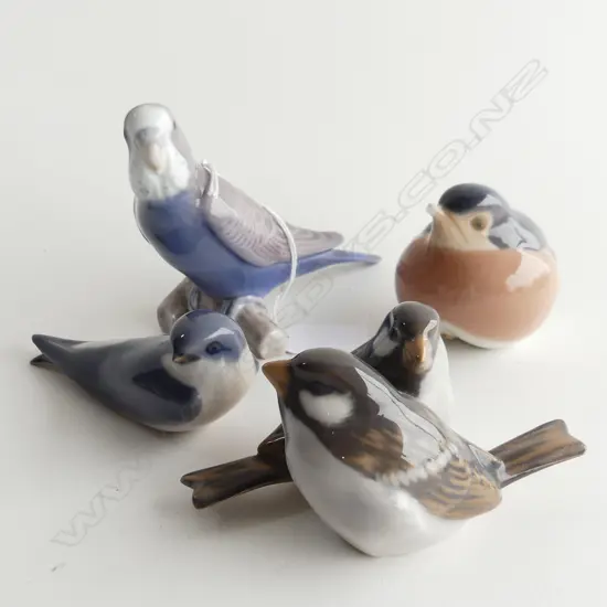 4 PORCELAIN BIRDS; B&G / ROYAL COPENHAGEN - 1 w. BEAK BROKEN L.130mm