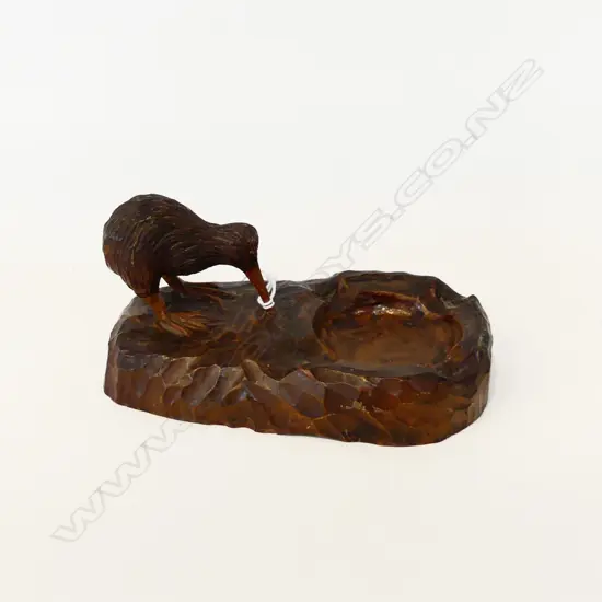 HANDCARVED OLD WOODEN ASHTRAY WITH INTEGRATED KIWI L, 140mm