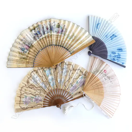 4 VINTAGE HAND FANS; WOODEN BASES WITH SCENES OR DECORATIVE DESIGNS 