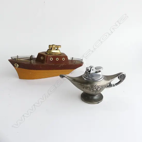 2 NOVELTY LIGHTERS L 220 MM