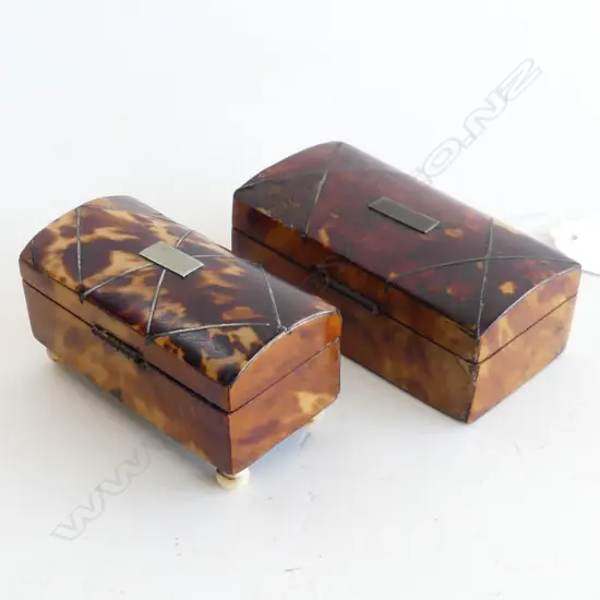 2 ANTIQUE TORTOISESHELL SNUFF BOXES W.70mm 