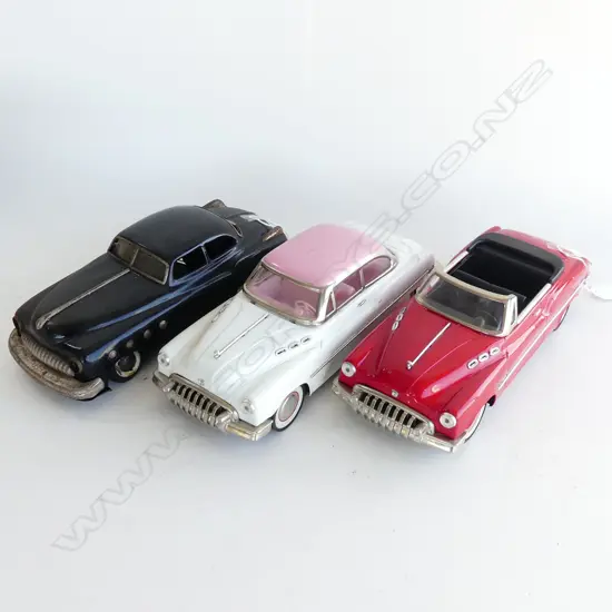 3 VINTAGE TIN TOY CARS L270MM