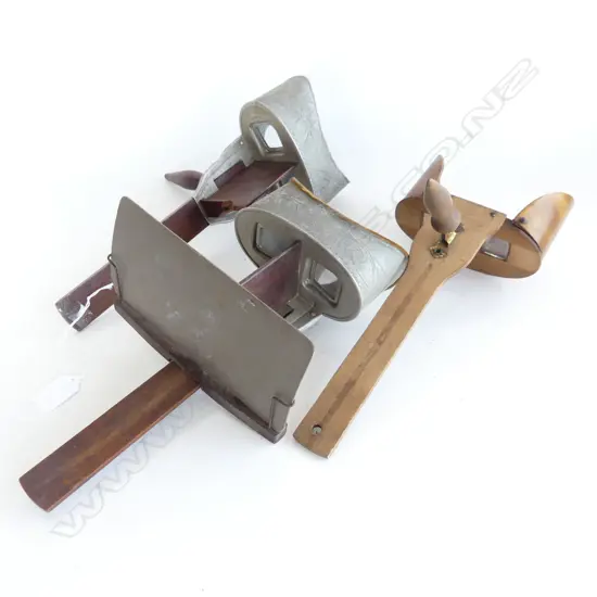 3 STEROSCOPIC VIEWERS L320MM