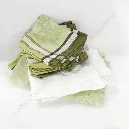 WHITE COTTON TABLECLOTH & PROVENCAL TABLE LINEN WITH 12 NAPKINS.