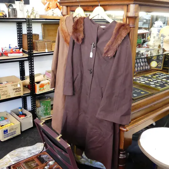 2 VINTAGE COATS w. FUR COLLARS (MOLTING)