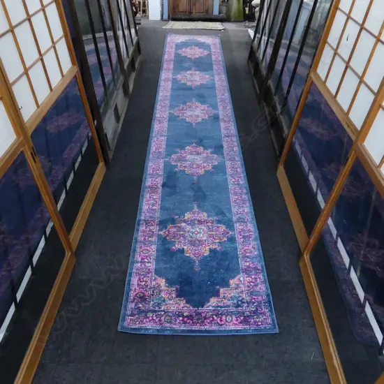 MODERN MACHINE RUNNER w. 5 CENTRAL MOTIFS BLUE / PURPLE TONES 5000x800mm