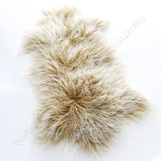 TIBETAN LAMB RUG 1000x600mm