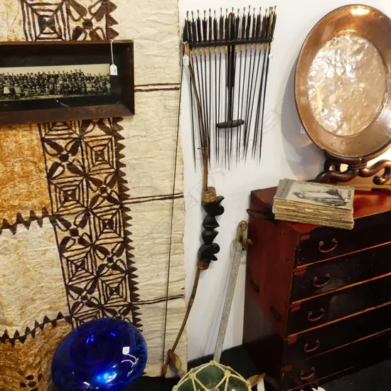 TRIBAL ARROWS & HOLDER H.660mm + WOODEN BOW L.1780mm