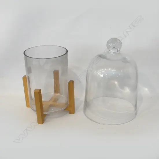 LG GLASS DOME (H 350MM) & GLASS VASE ON WOODEN STAND (H. 280MM)