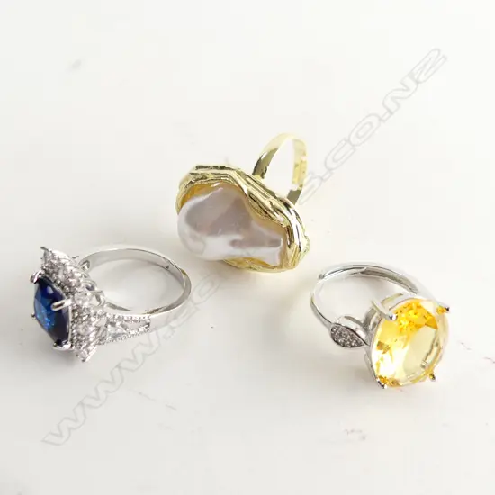3 SYNTHETIC STONE SET COSTUME JEWELLERY RINGS
