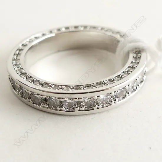 CZ  & SILVER ?? FIULL CIRCLE ETERNITY BAND