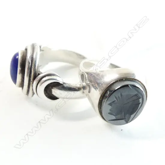 2 SILVER RINGS; SIGNET & LAPIS 11.7 GRAMS