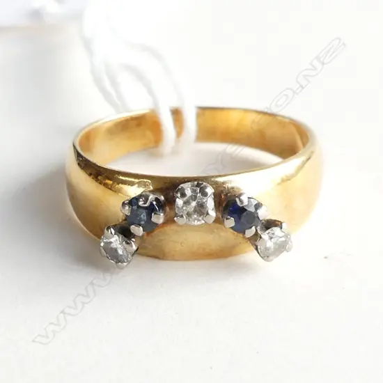 18CT GOLD SAPPHIRE & DIAMOND ETURNITY RING 4.14gms