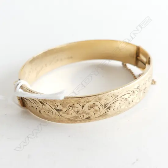 GOLD PLATED HINGED BANGLE