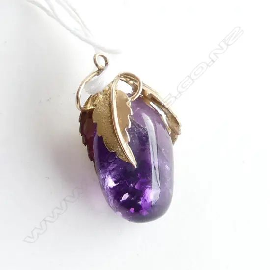 9ct GOLD & AMETHYST PENDANT 6.4gm total
