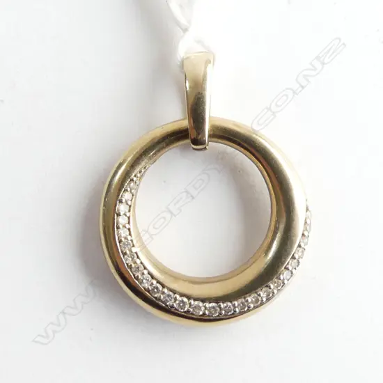 9CT YELLOW GOLD & DIAMOND RING PENDANT 2.5gms