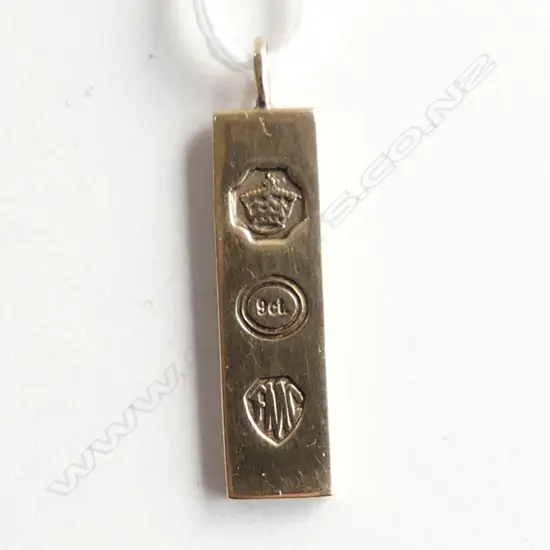 9CT GOLD PENDANT W LGE HALLMARKS 3.25gm