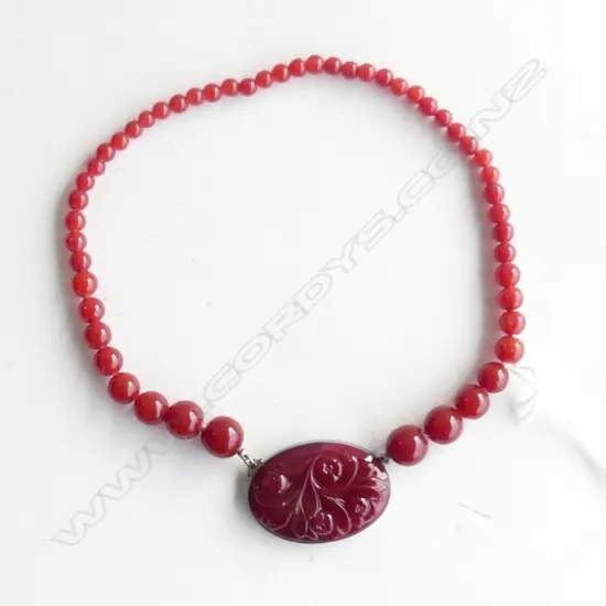 CARNELAIN BEAD NECKLACE w. CARVED OVAL PENDANT SET IN STG SILVER L.410mm
