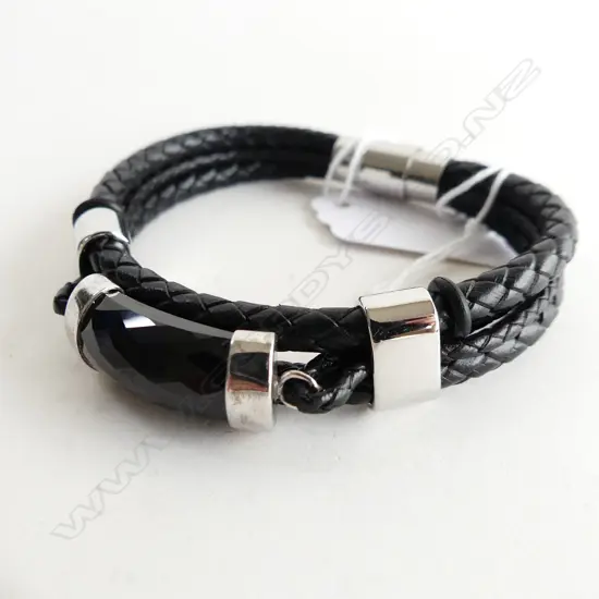 MENS LEATHER & ONYX BRACELET