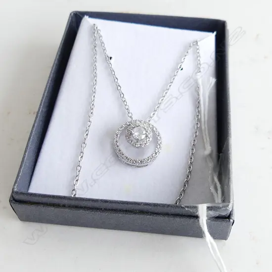 SILVER SET CIRCULAR PENDANT & CHAIN WITH SYNTHETIC DIAMONDS & STG CHAIN