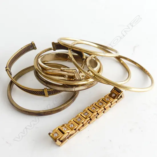 BAG 9 ASST COPPER BANGLES & GOLD TONE BRACELETS 