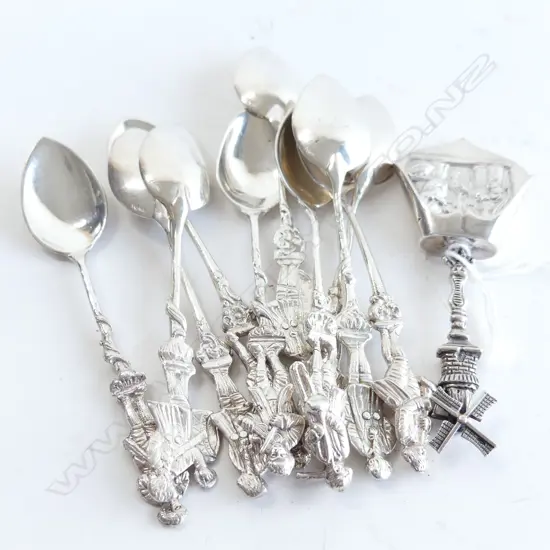 10 800 SILVER COFFEE SPOONS w. MUSICIANS 158 GRAMS + DUTCH EP SUGAR SPOON